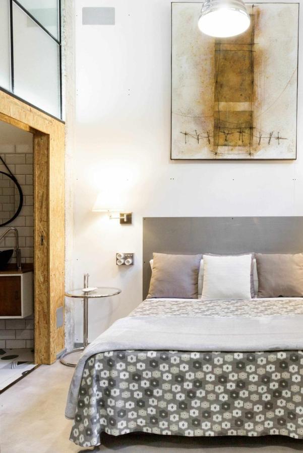 Monkeys Luxury Metaloft * Seville